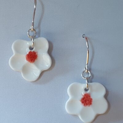 Manuka flower earrings